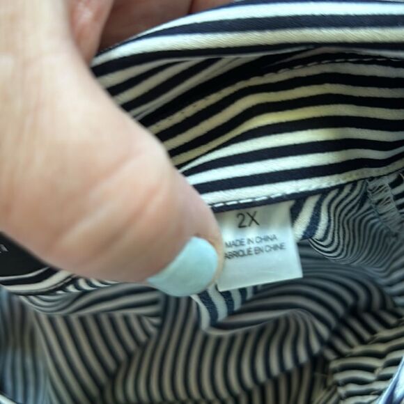 T Tahari woman black and white stripe blouse top size 2X - Picture 5 of 6